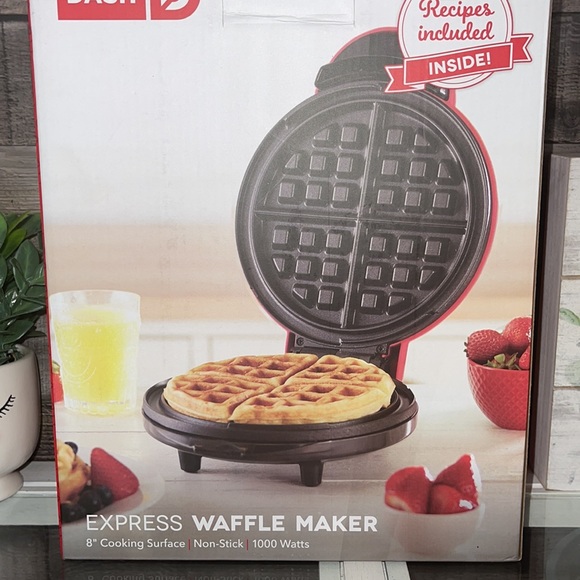 ❤️NEW!!!❤️ DASH Waffle Maker - Picture 1 of 17